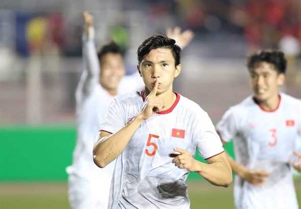 Đoàn Văn Hậu celebrates one of his two goals. VNA/VNS Photo Hoàng Linh